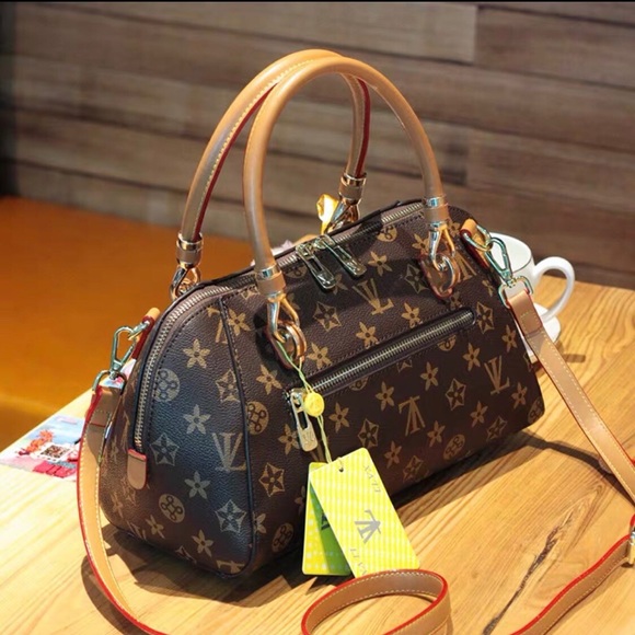 Bag - Picture 2 of 5